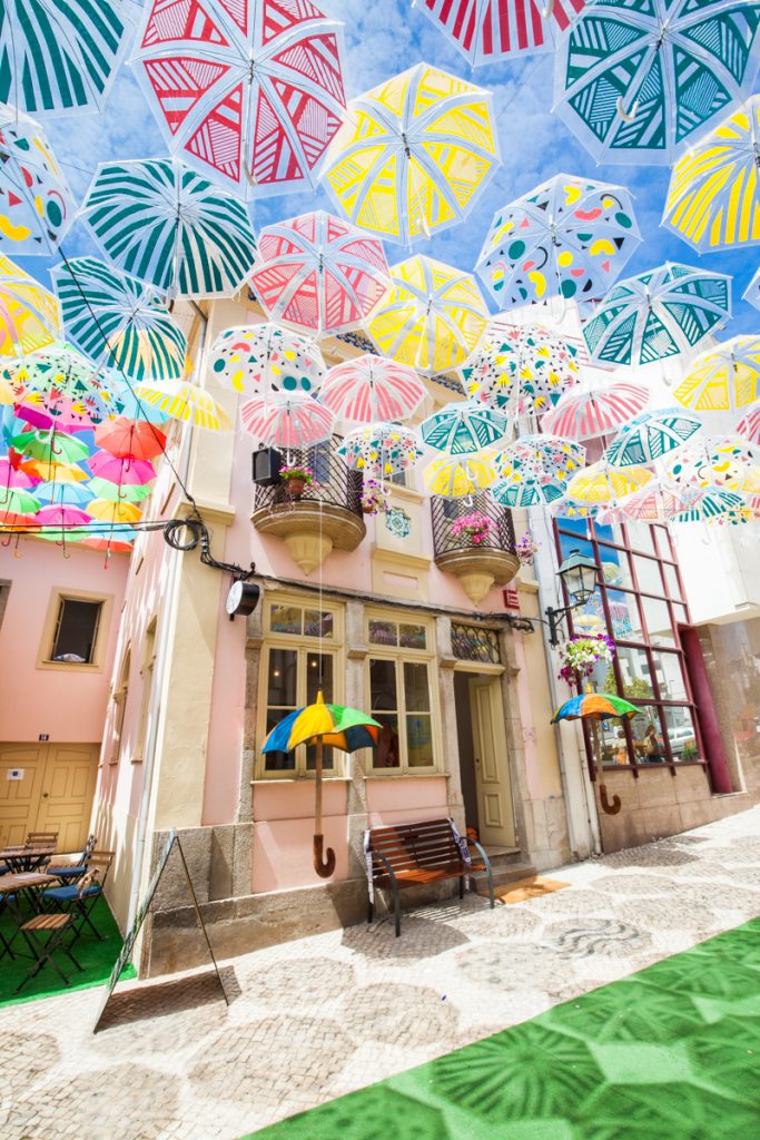 ポルトガルの傘で有名なアゲダで行われるアンブレラフェス